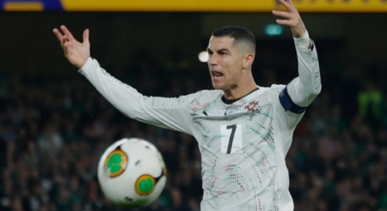 FIFA e “fal” Ronaldon, ylli portugez do të luajë në ndeshjen e parë të Portugalisë në Botëror