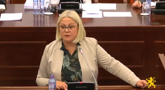 Dita e dytë e debatit mbi Propozimin- buxhetin 2026: Për Stojanoskën projeksionet janë realiste dhe zhvillimore, për Llukarevskën huamarrje dhe shpenzime joproduktive