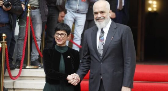 Nis samiti në Tiranë, kryeministri Rama pret komisioneren Marta Kos dhe homologun Kurti dhe ambasadorin Gonzato