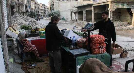 Jeta po lulëzon përsëri në kampin e shkatërruar Yarmouk në Damask me kthimin e mijëra familjeve