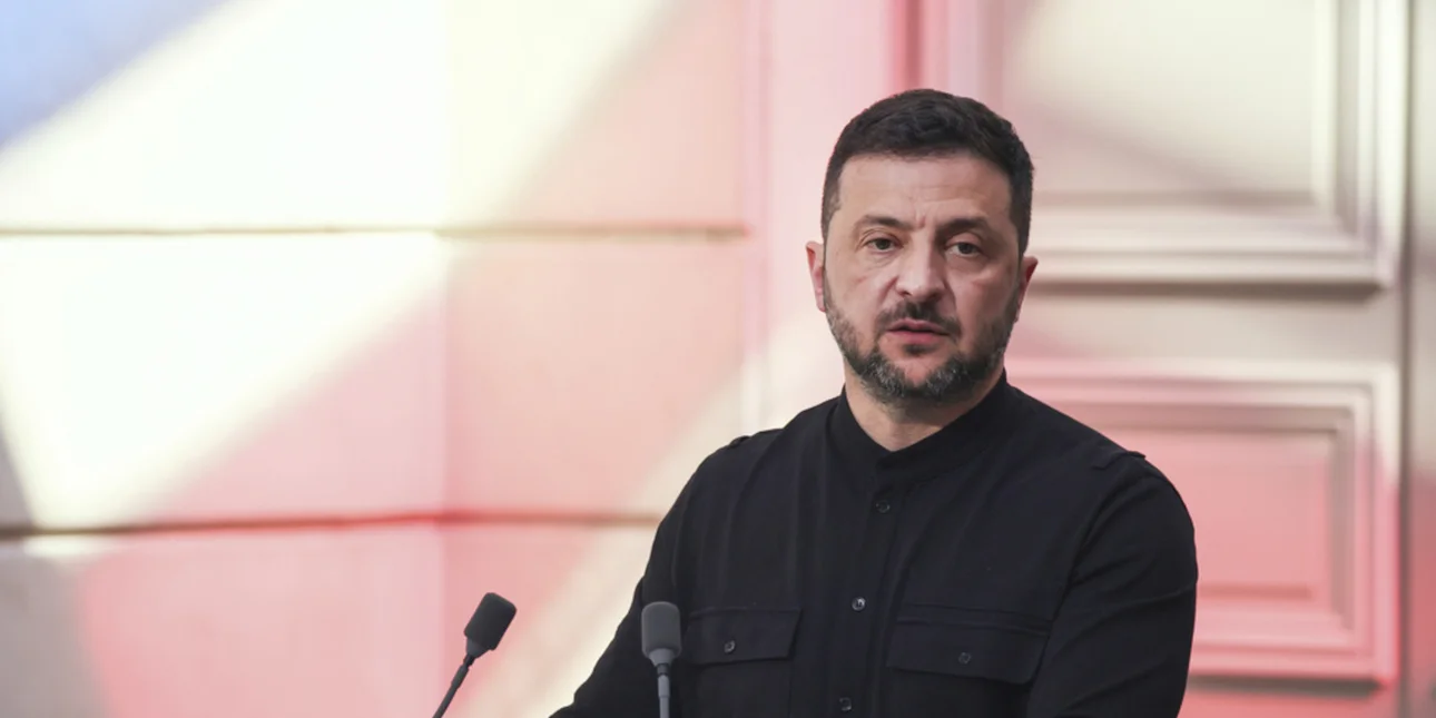 Zelensky: Rusia po grumbullon trupa në verilindje të Ukrainës, kërkojnë që…