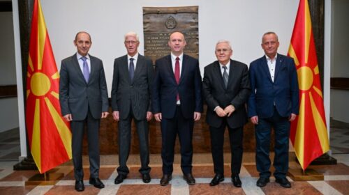 Gashi takon ish-kryetarët e Kuvendit, propozohet krijimi i këshillit joformal për shkëmbim të ideve