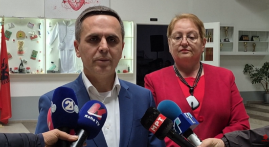 (VIDEO) Zyrtarët premtojnë depolitizimin e arsimit