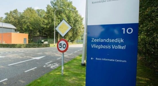 Ushtria holandeze hap zjarr ndaj dronëve që fluturojnë mbi bazën e Forcave Ajrore