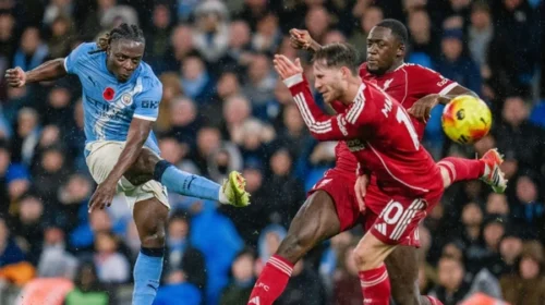 Man City e “shpartallon” Liverpoolin dhe vazhdon ndjekjen e Arsenalit në Premier Ligë
