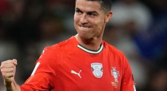 Ronaldo feson momentin historik: Jemi atje