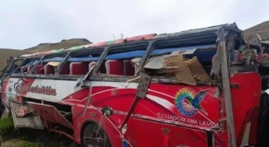 Së paku 12 të vdekur nga aksidentimi i një autobusi në Ekuador
