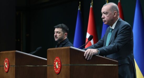 Erdogan: Turqia po punon për të ringjallur bisedimet e Stambollit mbi luftën në Ukrainë