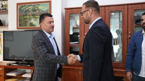 (VIDEO) Neziri ia dorëzoi Tearcën Memishit