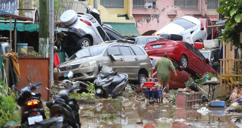 Filipinet goditen nga tajfuni  shkon në 40 numri i viktimave