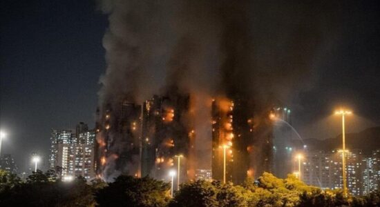 Rritet në 55 numri i viktimave nga zjarri në Hong Kong, të paktën 279 të zhdukur