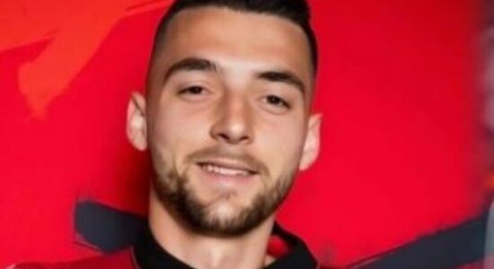 Hoxha drejt Anglisë