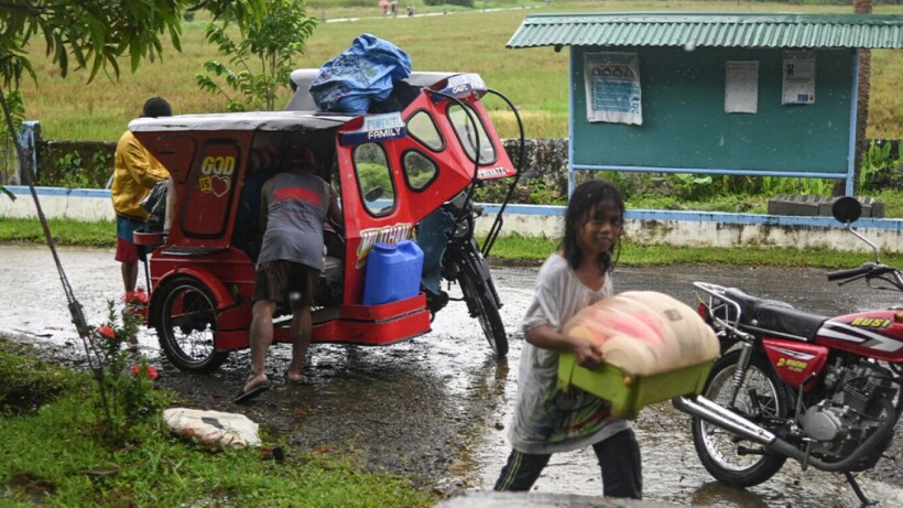 Mbi 150 mijë persona evakuohen në Filipine, ndërsa tajfuni i fuqishëm Kalmaegi i afrohet brigjeve