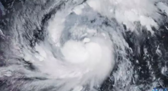 Filipinet ‘kërcënohen’ nga tajfuni Fung-wong/ Rreshje masive shiu dhe dallgë deri në 5 metra