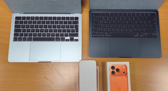 Doganat e Maqedonisë sekuestrojnë monedha ari, para dhe pajisje elektronike