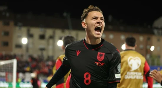 Shqipëria triumfon ndaj Andorrës dhe kualifikohet në play-offin e Botërorit 2026