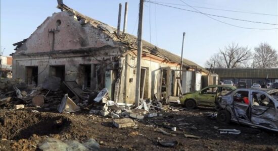 Autoritetet ukrainase: Tre të vrarë dhe 29 të plagosur në sulmin rus gjatë natës në Kiev