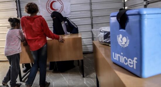 UNICEF: 2.400 fëmijë janë përfshirë në ditën e parë të fushatës së vaksinimit në Gaza