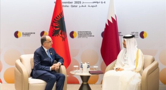 Presidenti Begaj takon kryeministrin e Katarit
