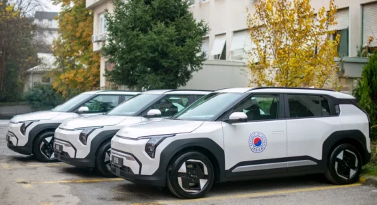 Koreja i jep tetë automjete elektrike Ministrisë së Shëndetësisë në RMV