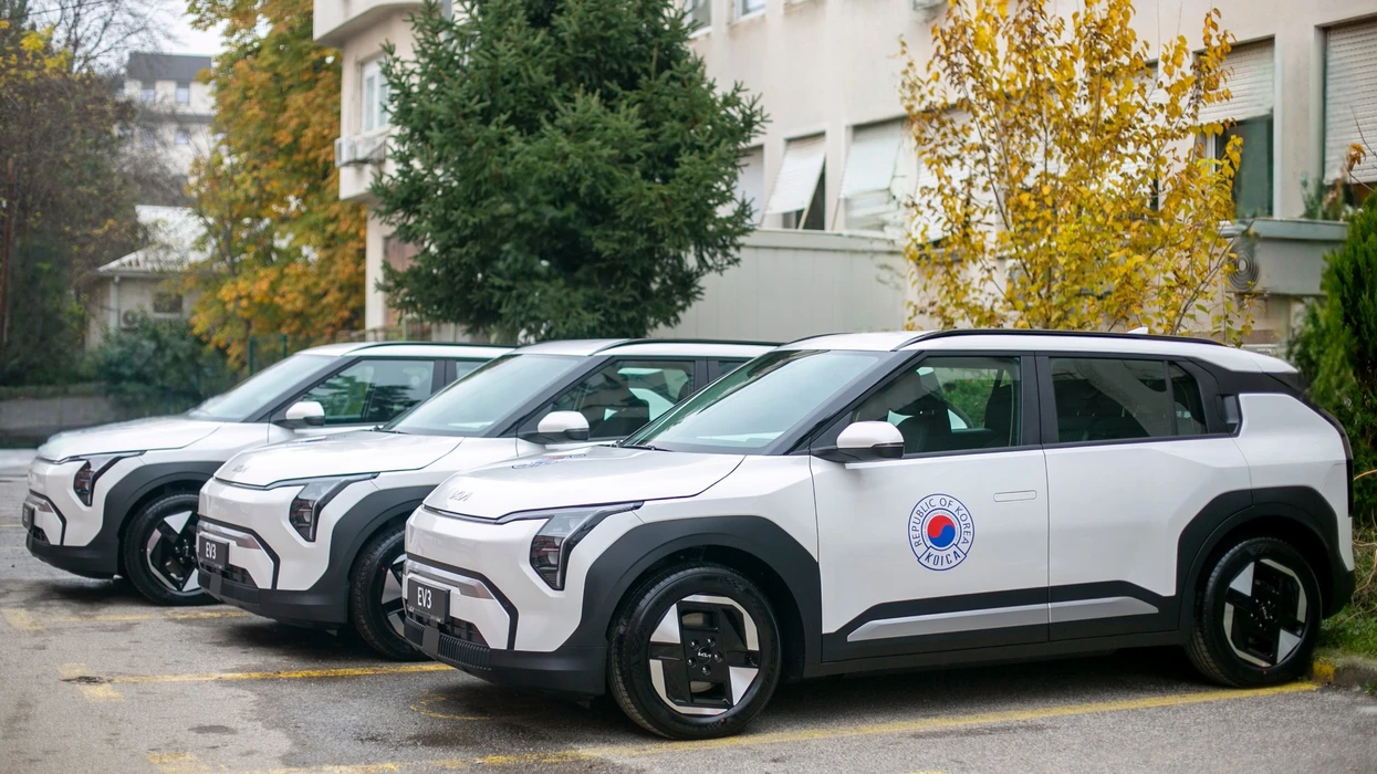 Koreja i jep tetë automjete elektrike Ministrisë së Shëndetësisë në RMV