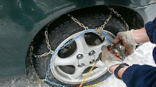 LAMM: Nga 15 nëntori fillon obligimi për bartjen e pajisjeve dimërore në automjete