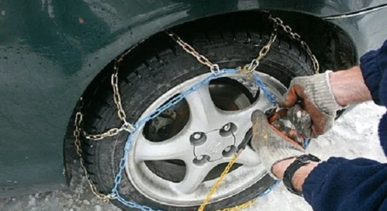 LAMM: Nga 15 nëntori fillon obligimi për bartjen e pajisjeve dimërore në automjete