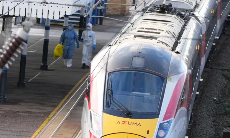 Një 32-vjeçar akuzohet për sulmin masiv me thikë në trenin drejt Londrës