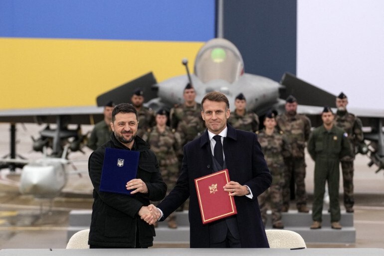 Macron dhe Zelensky nënshkruajnë një letër, synojnë blerjen e 100 avionëve Rafale