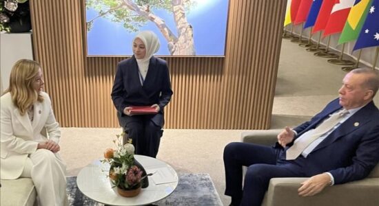 Takim Erdogan-Meloni: “Bisedimet në Stamboll mund të hapin derën për paqe në luftën Rusi-Ukrainë”