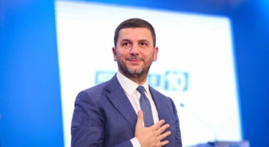 Zyrtare, Memli Krasniqi jep dorëheqje nga pozita e kryetarit të PDK-së