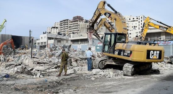 Ushtria izraelite nis shembjen e 24 shtëpive të palestinezëve në Bregun Perëndimor