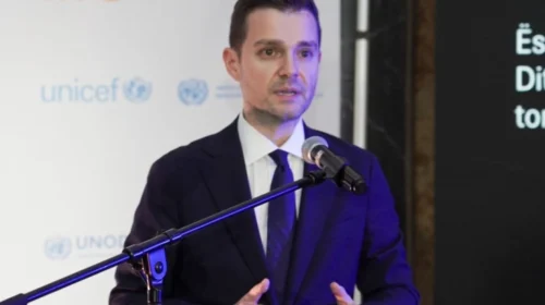 Shënohet 80-vjetori i themelimit të Kombeve të Bashkuara, riafirmohet përkushtimi ndaj multilateralizmit dhe paqes globale