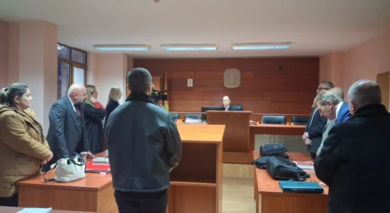 Tre vjet burg dhe pesë vjet ndalesë për kryerje të veprimtarisë për gjinekologun Asani për rastin me lehonën nga Dibra