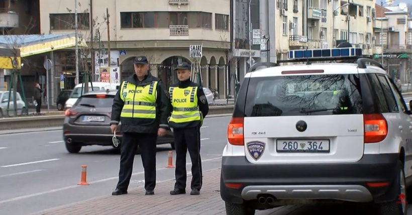 (VIDEO) 150 paralajmërime për qytetarët për përdorimin e telefonit në rrugë