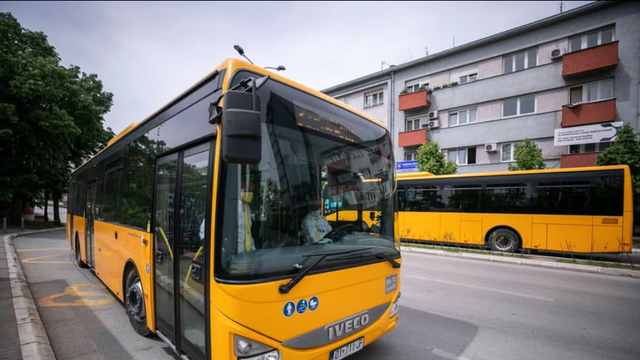 Kolaps në Prishtinë/ Pezullohet qarkullimi i të gjitha linjave të autobusëve