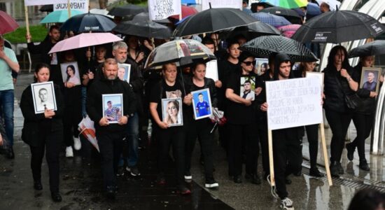 Sot pasdite në Koçan mbahet “Marshimi i Engjëjve” për viktimat në diskotekën Pulse