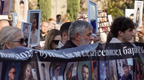 (VIDEO) 63 hije do t’ju ndjekin, kërkohet drejtësi për viktimat nga Koçani