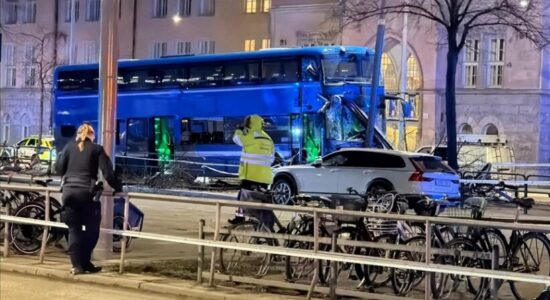 Kryeministri suedez: Disa persona u vranë dhe u plagosën në një incident në një stacion autobusi në Stokholm