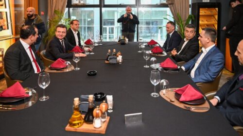 VLEN: Në Ditën e Alfabetit, bashkë me Kurtin për gjuhën, shqiptarët dhe të ardhmen tonë!