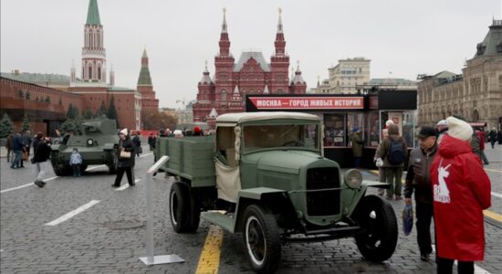 Muzeu “Qyteti i Historive të Gjalla” prezanton trashëgiminë e Luftës së Dytë Botërore në Rusi