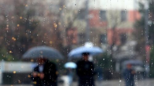 Reshje të rrëmbyeshme në mbarë vendin, kryesisht në Pretor