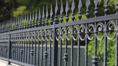 Dyshohet se ngeci në rrethojat e një shtëpie në Maliq, vdes 45-vjeçari