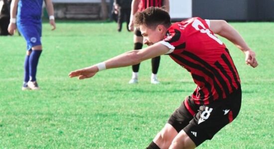 Shkupi rezistoi, por Shkëndija mori pikët në Strugë!