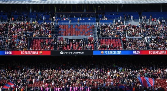 Barcelona u rikthye në Camp Nou-n e rinovuar, rreth 22 mijë tifozë morën pjesë në një seancë stërvitore të hapur