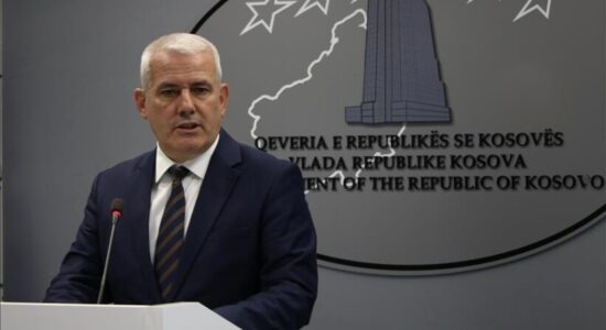 Sveçla: Serbia përmes bandave kriminale vazhdon të planifikojë sulme terroriste në Kosovë