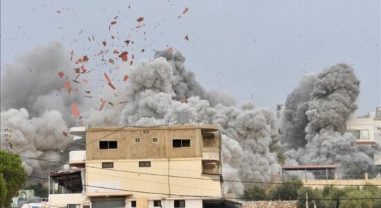 Izraeli kryen sulme ajrore në Libanin jugor pas urdhrit për evakuim pavarësisht armëpushimit