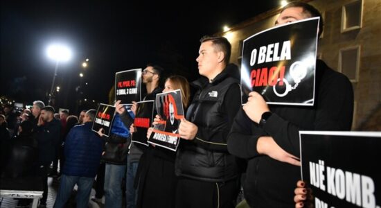 Shqipëri, mbahet protestë antiqeveritare