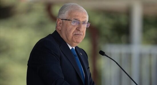 Ministri turk i mbrojtjes: Hetimi i rrëzimit të avionit ushtarak do të zgjasë “të paktën 2 muaj”