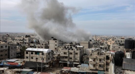 Ushtria izraelite kryen sulme të reja ajrore në Gaza, vazhdon me shkeljen e marrëveshjes së armëpushimit